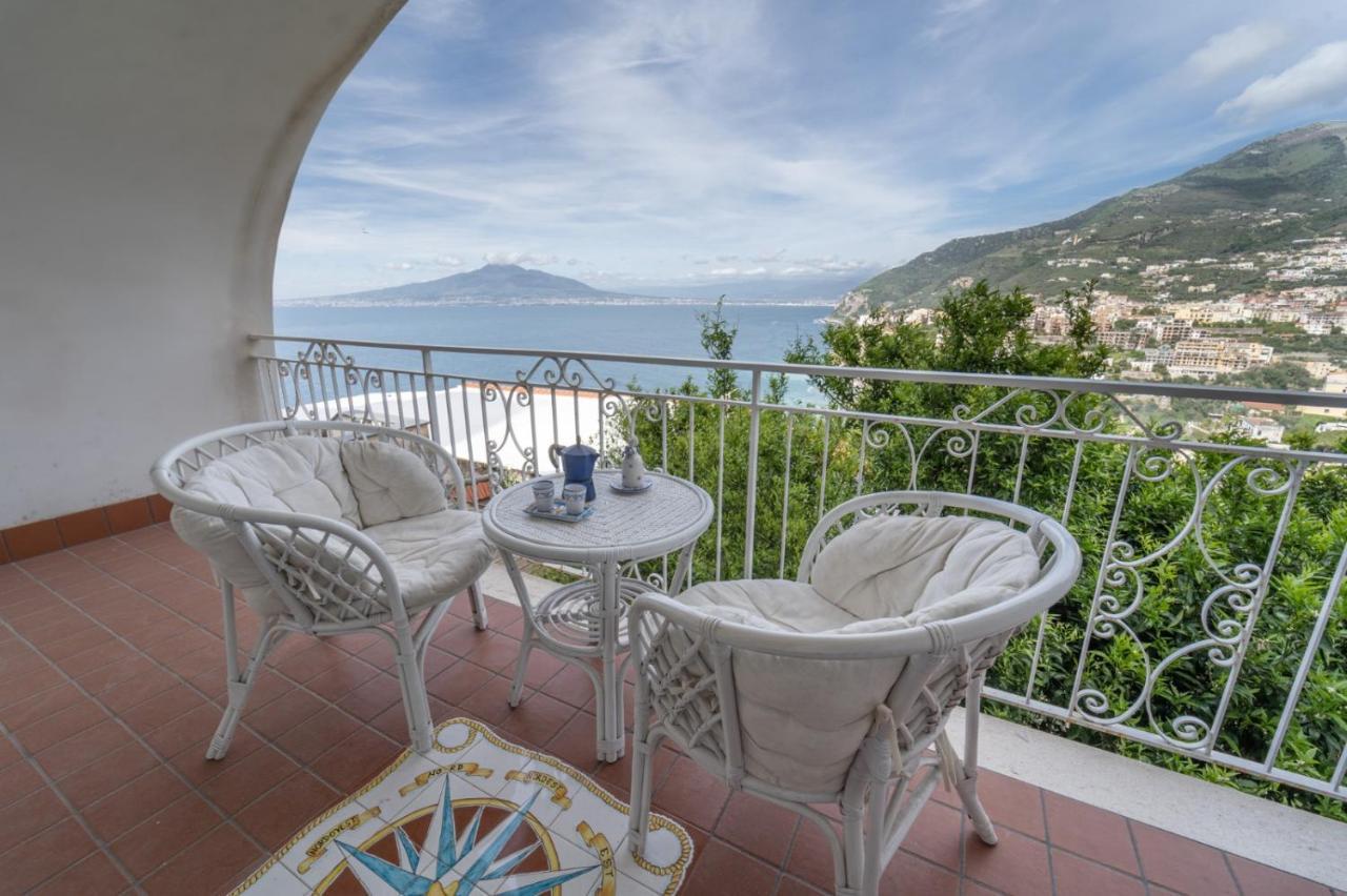 Postcard House Apartment Вико Екуензе Екстериор снимка