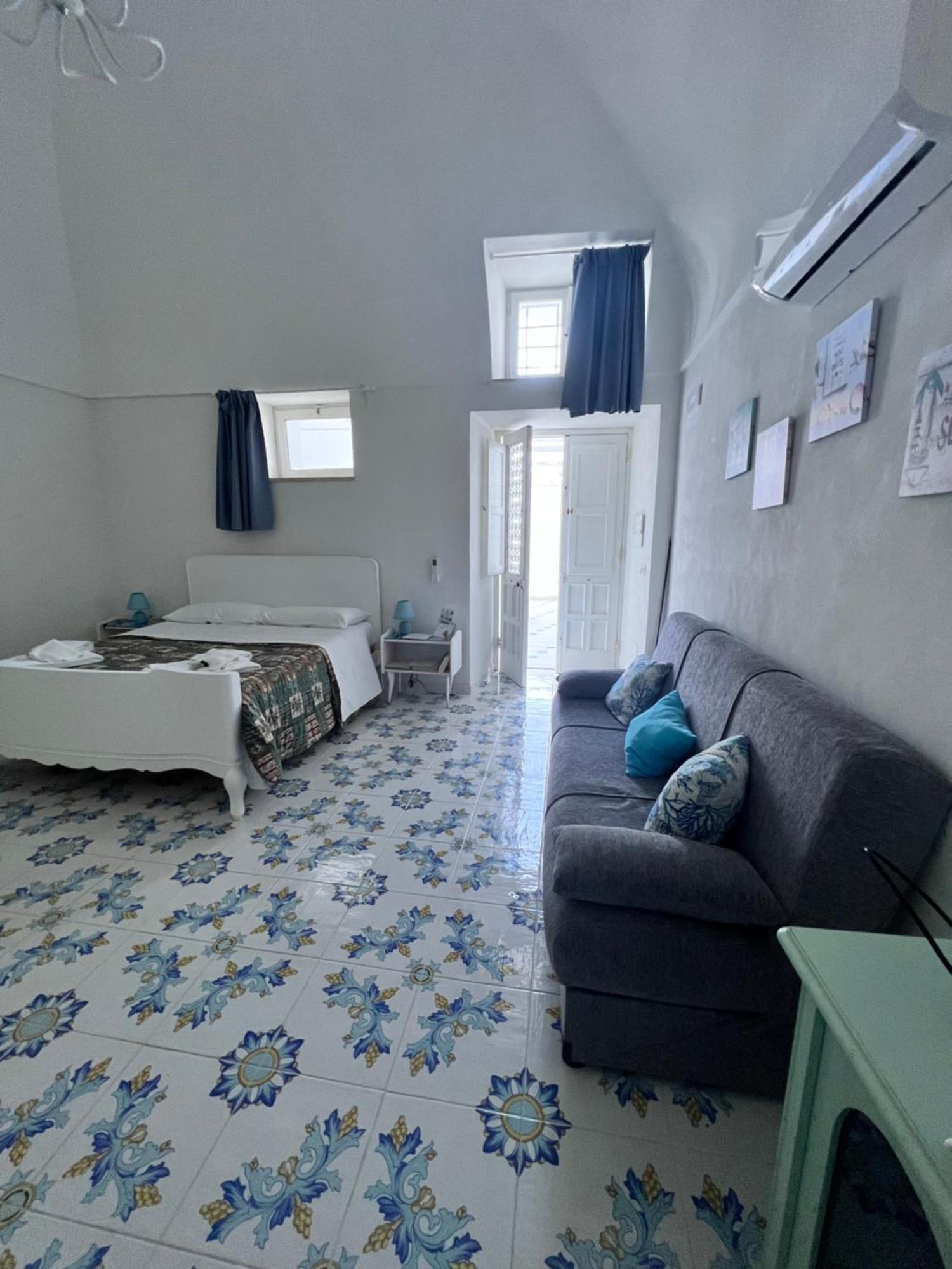 Postcard House Apartment Вико Екуензе Екстериор снимка